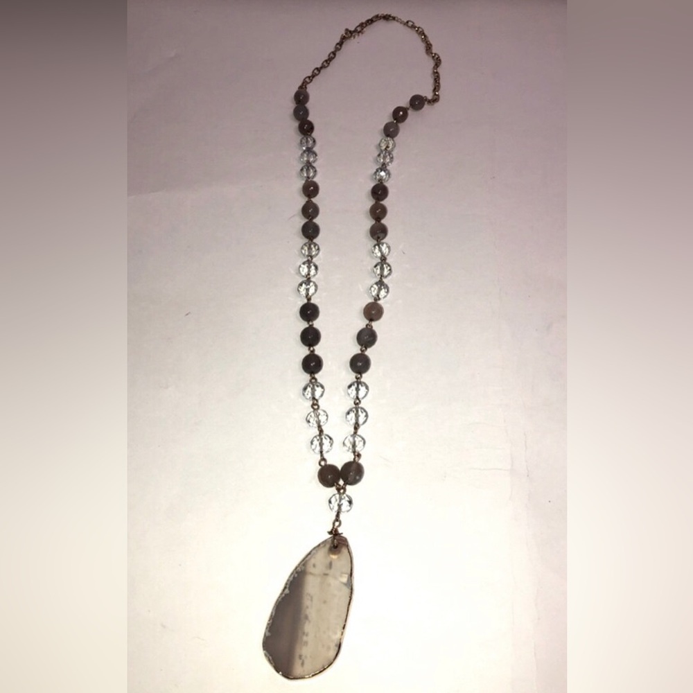 Beaded necklace with geode‎ like pendant vintage classic